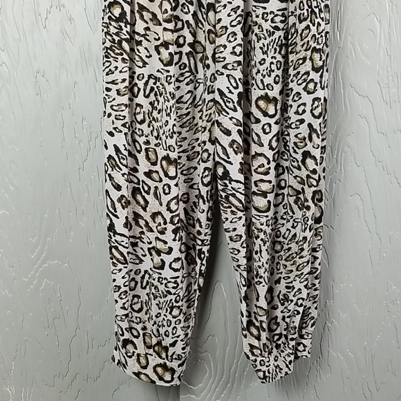 ANIMAL PRINT..baggy cropped/ankle pants - Picture 2 of 8